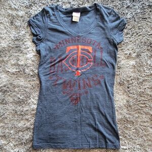 Women's Minnesota Twins Shirt Size Medium